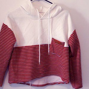 Medium pullover hooded with string